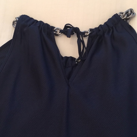 Como Sateen Sleeveless Tunic w/Chain Detail - Navy - Picture 5 of 7